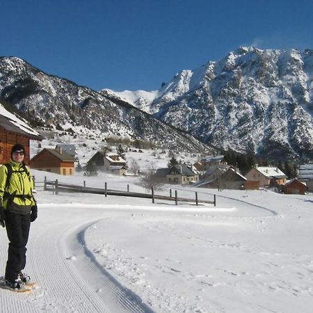 Le Barlet23 Pers Hameau Des Chazals Nevache Hautes Alpes Exterior foto